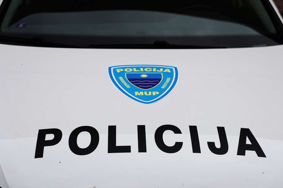 Nesavjesni vozač vozilom teško povrijedio pješaka, pa pobjegao
