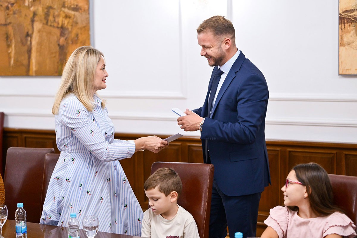 Višečlanim porodicama po 5.000 KM za bolje uslove stanovanja