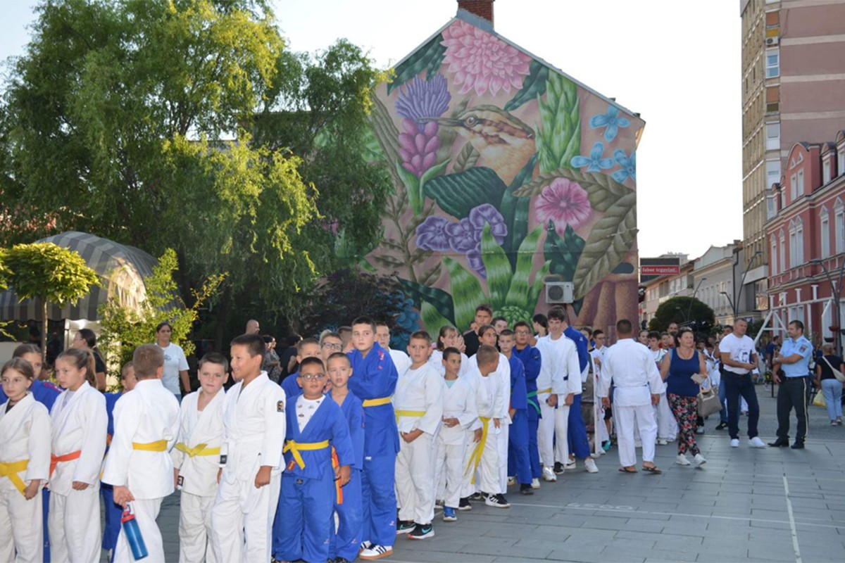 Svečanim defileom završeni "Dani sporta" u Prijedoru