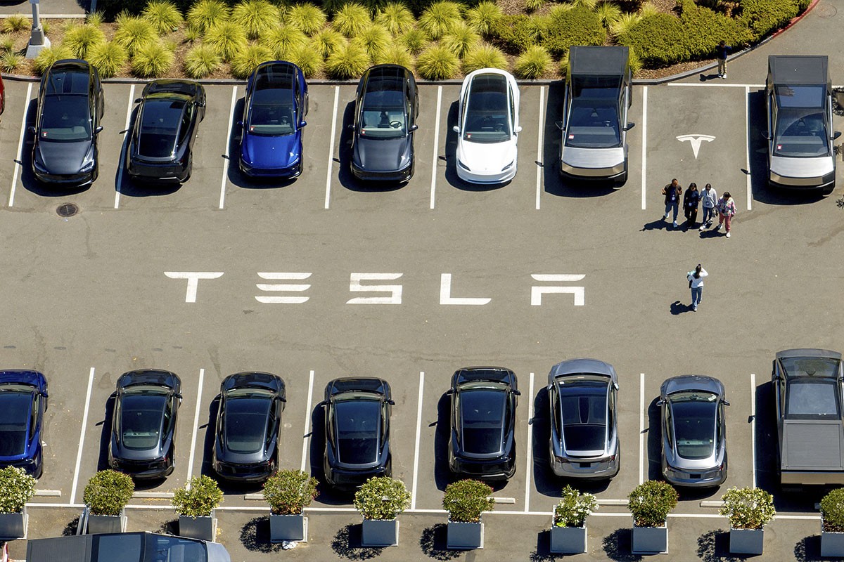 Tesla nudi Masku paket vrijedan bilion dolara