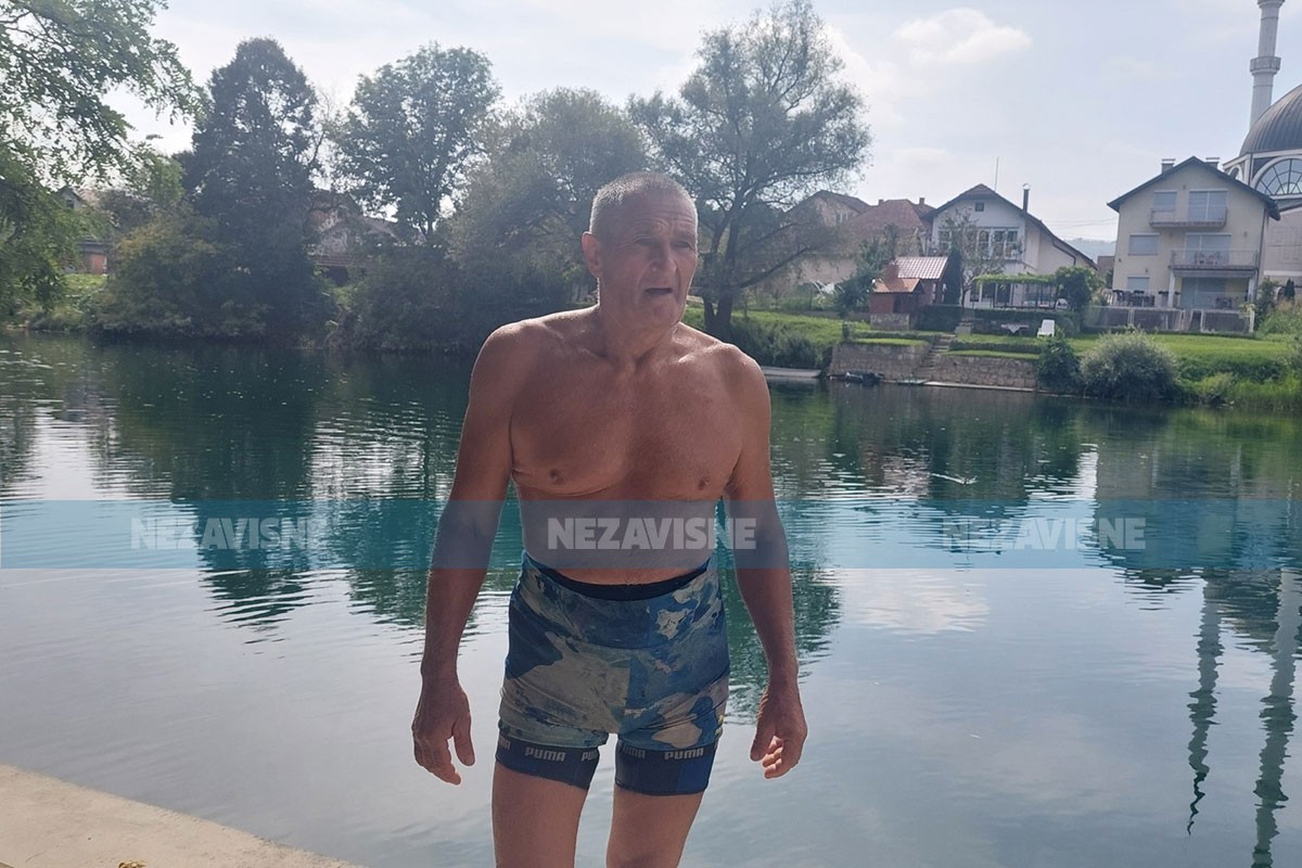 Sandro Selman u poznim godinama čisti Sanu, mnogi mu se podsmjehuju