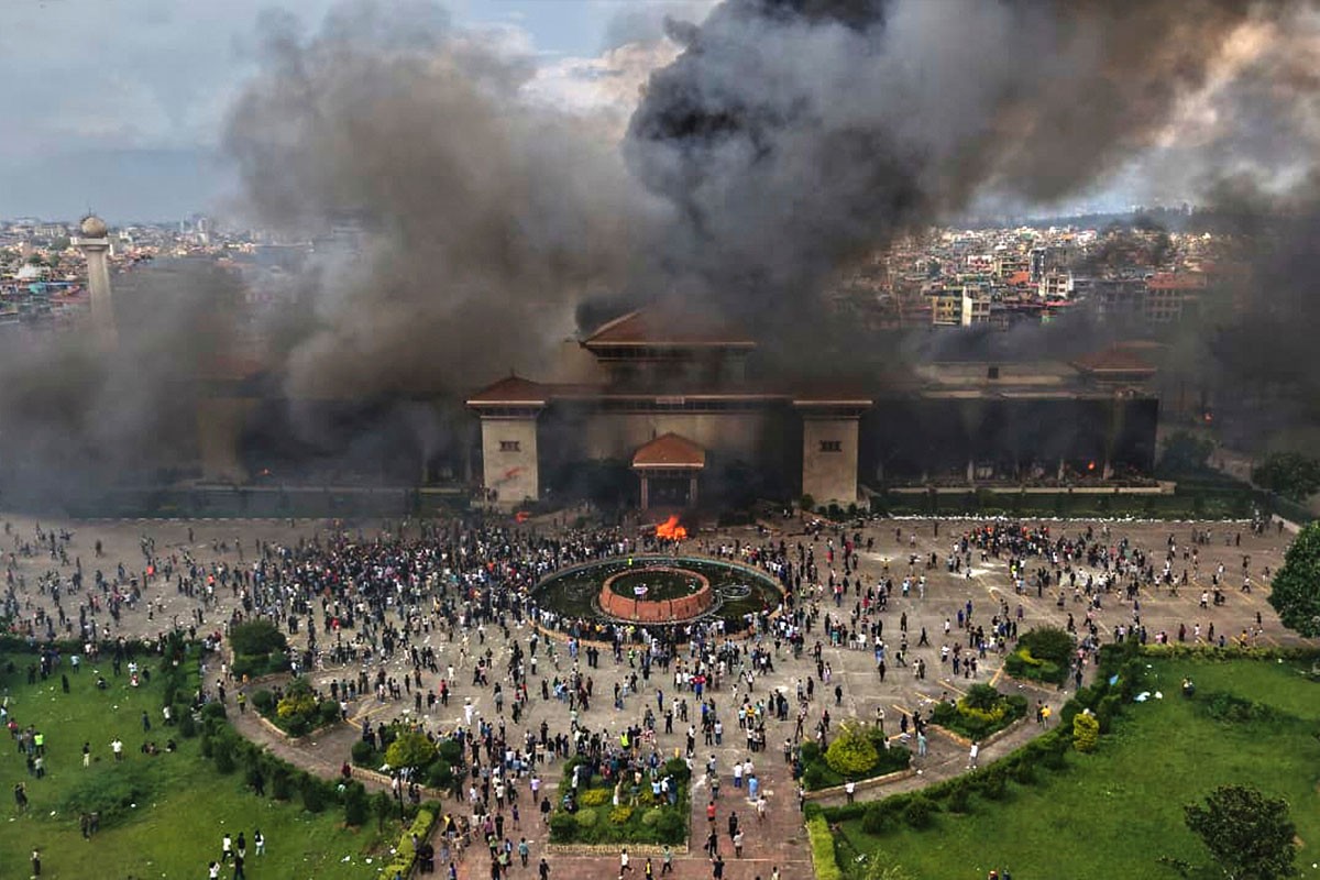 Vojska na ulicama: Nepalski demonstranti se ogradili od nasilja