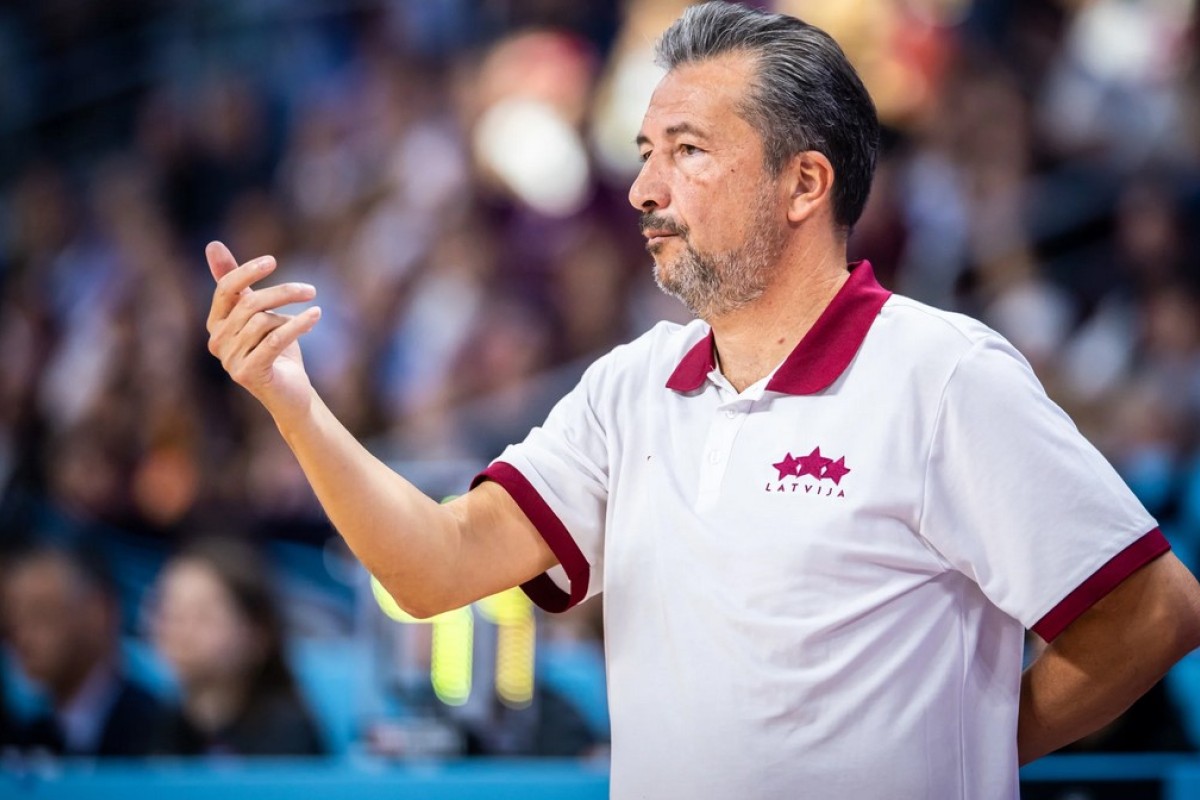 Banki mijenja Poceka na klupi Italije