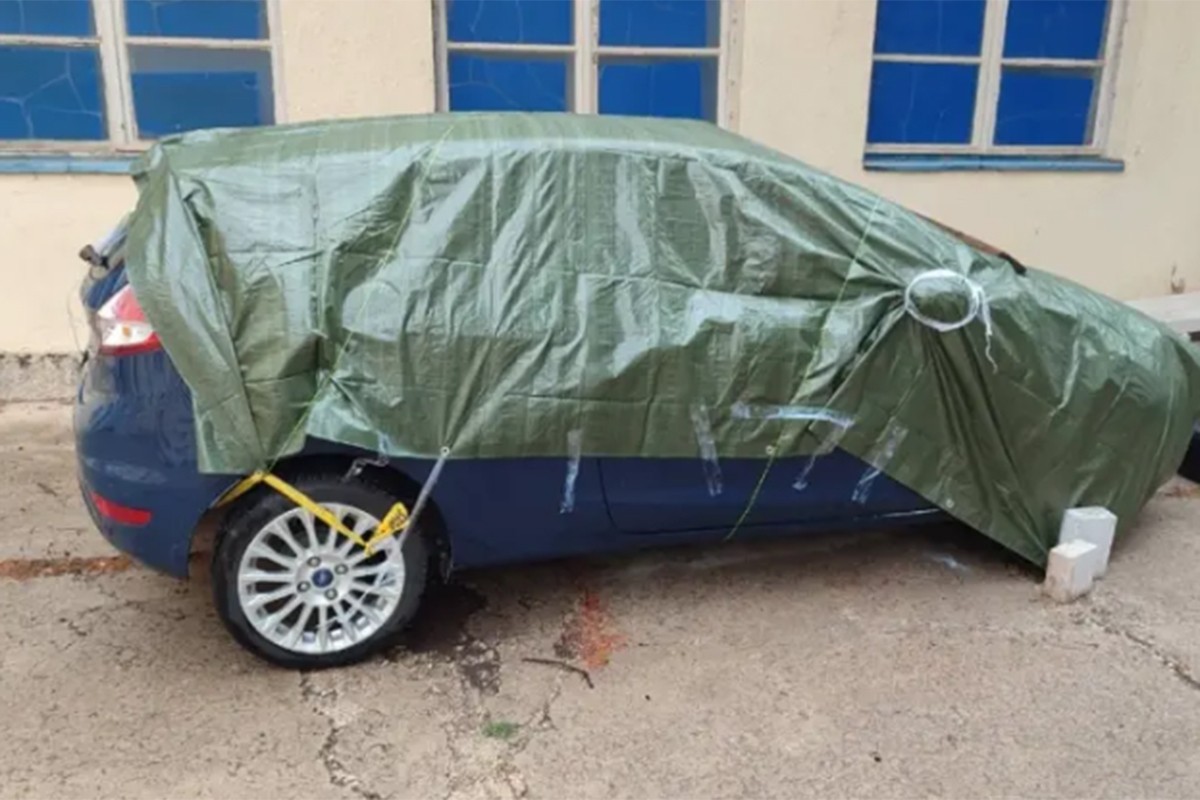 Zapaljeni auto Nebojše Vukanovića prevezen pred zgradu policije