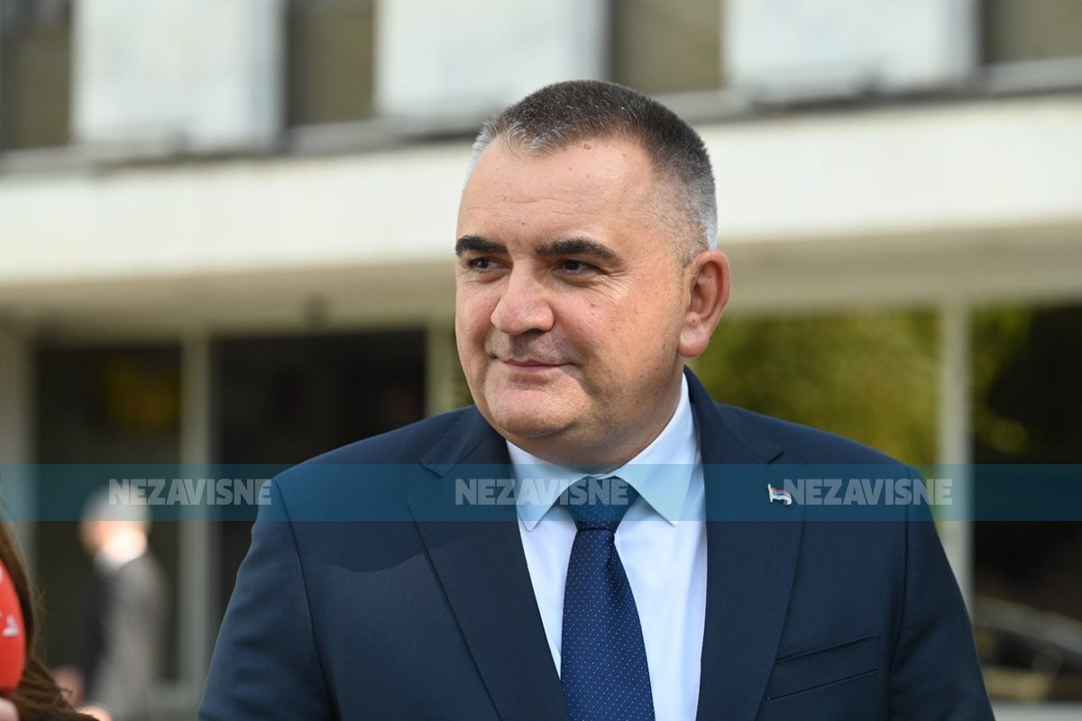 Minić: Što prije razriješiti slučaj paljenja automobila Vukanoviću