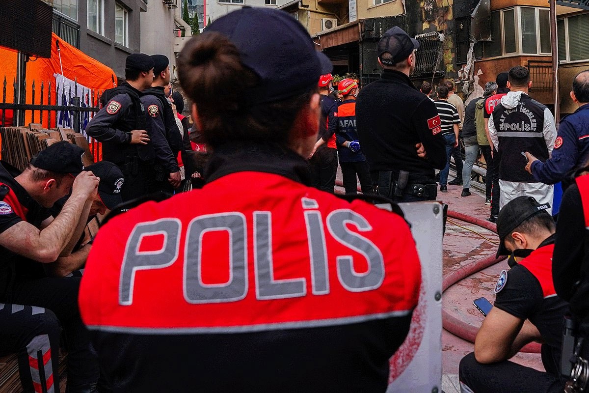 Racije na 72 lokacije u Turskoj:  48 uhapšenih, među njima i gradonačelnik