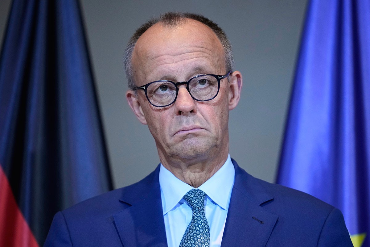 Merc zaplakao tokom govora: Sramota me je (VIDEO)