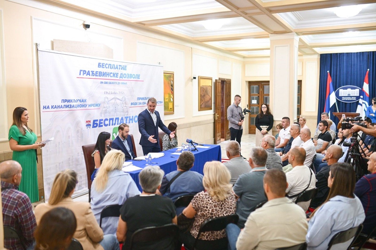 Uručena nova rješenja za besplatne građevinske dozvole u Banjaluci