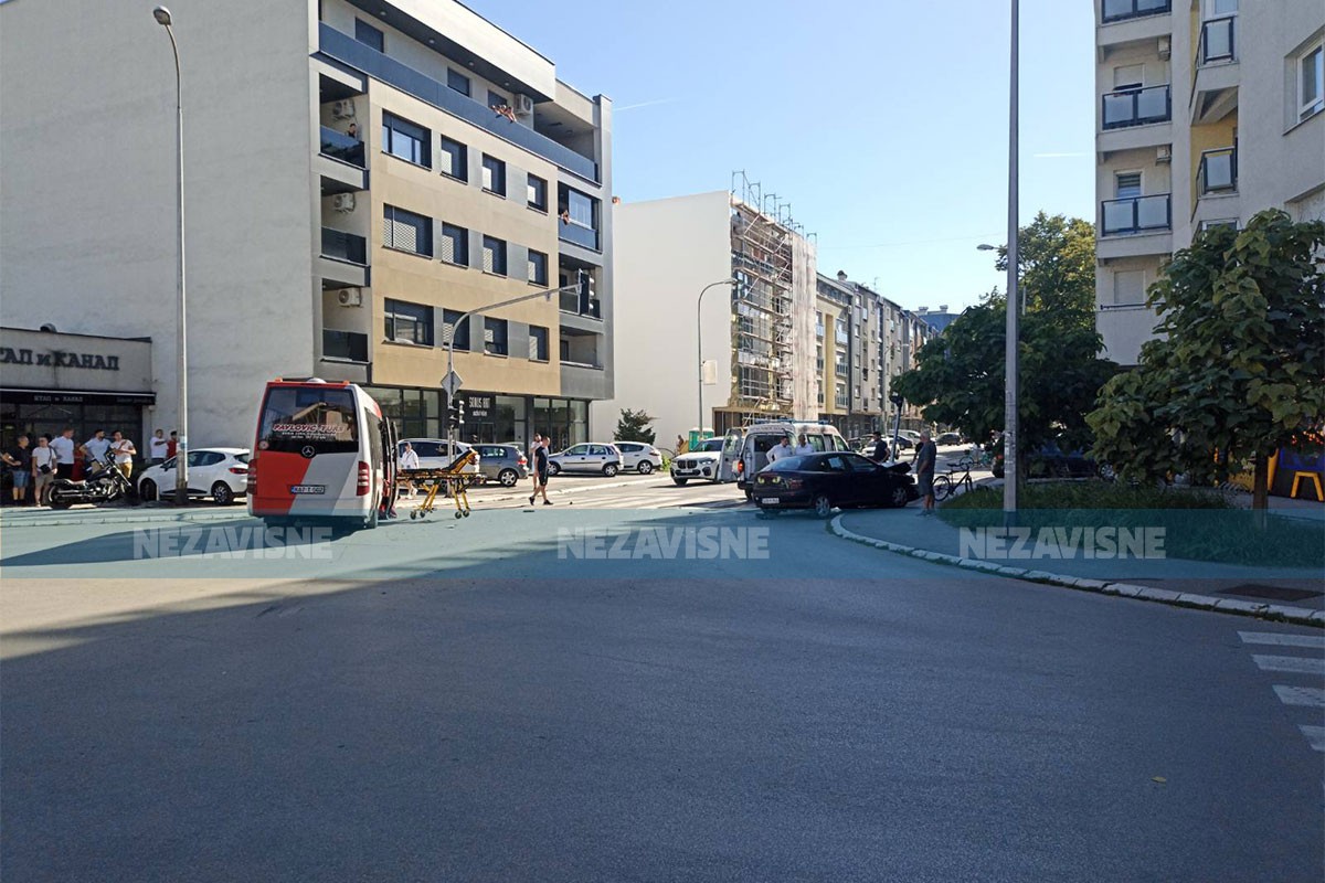 Detalji nezgode u Banjaluci, dvije osobe povrijeđene