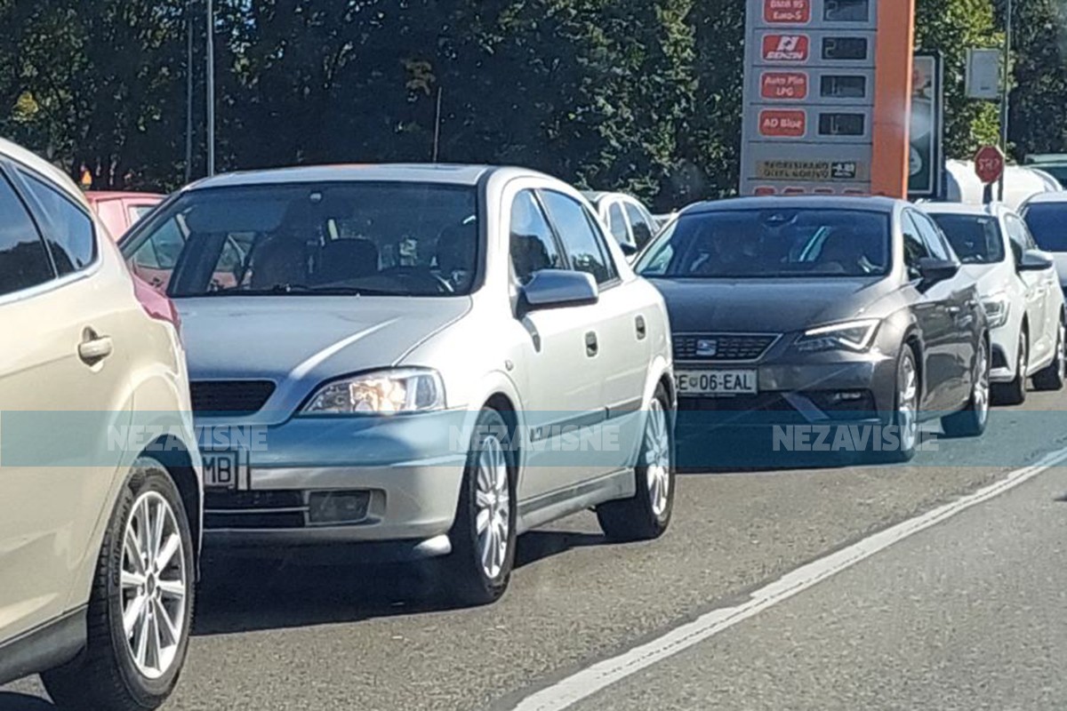 Gužva na granici: Kilometarske kolone na ulazu iz BiH u Hrvatsku (VIDEO)