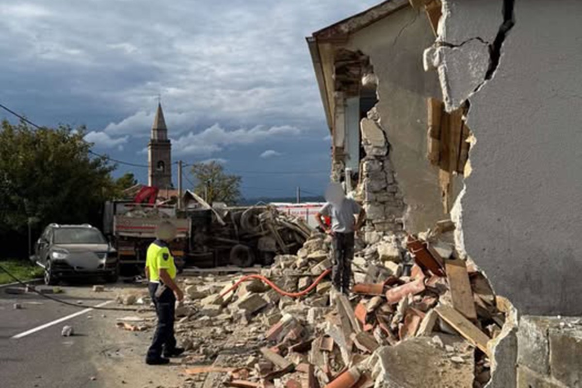 Strašan udes u Kopru: Povrijeđeni državljani BiH, srušena kuća (FOTO, VIDEO)