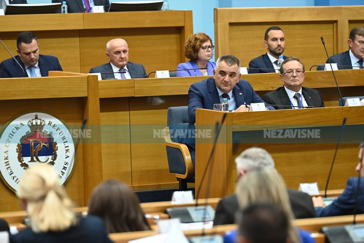 Minić poslanicima: Nećemo ići na izbore ukoliko tako odlučite