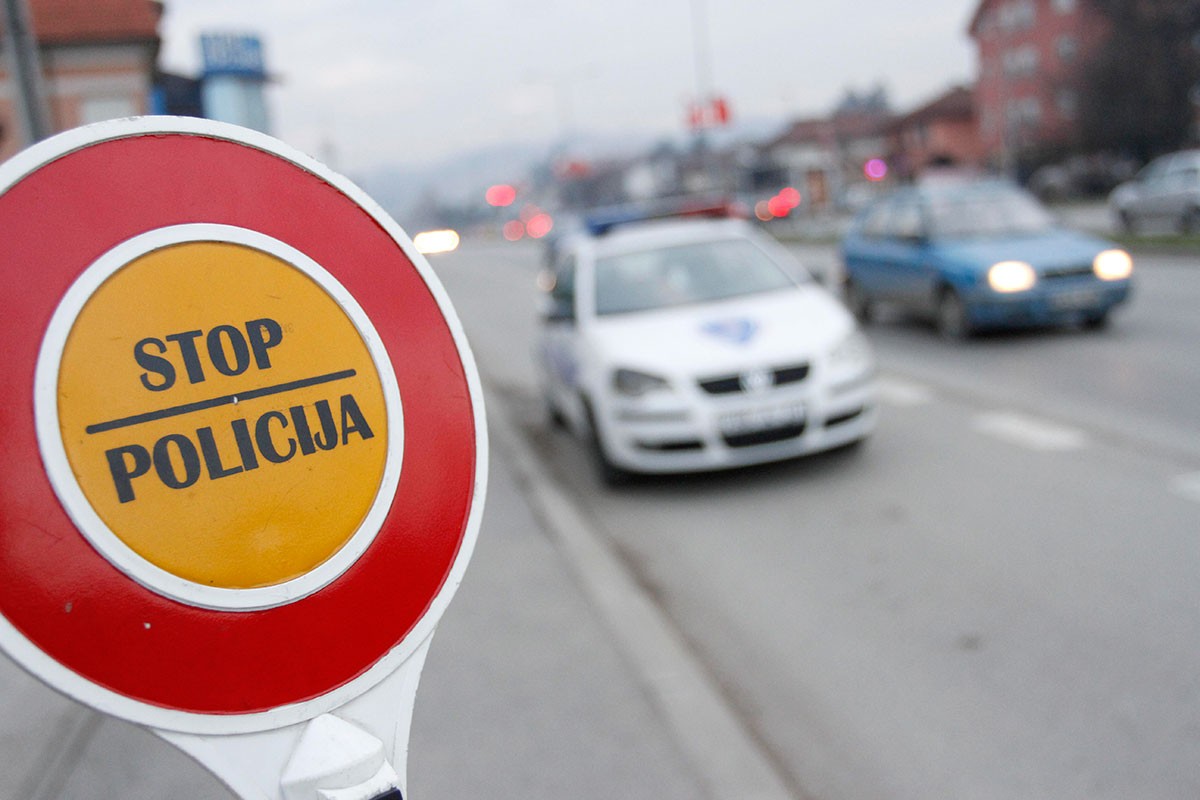 Zašto su saobraćajne kazne u BiH iste za bogate i siromašne?