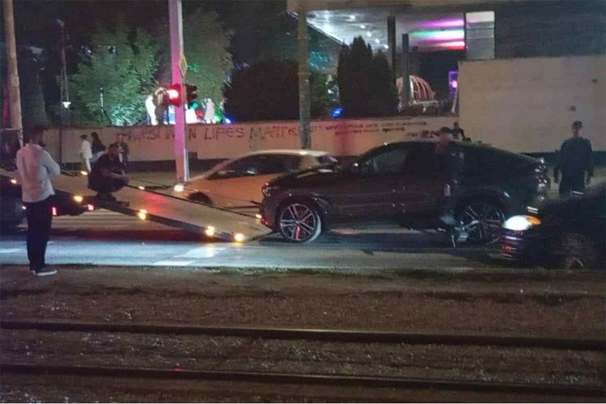 Udes kod Ambasade SAD u Sarajevu, oduzet BMW (VIDEO)