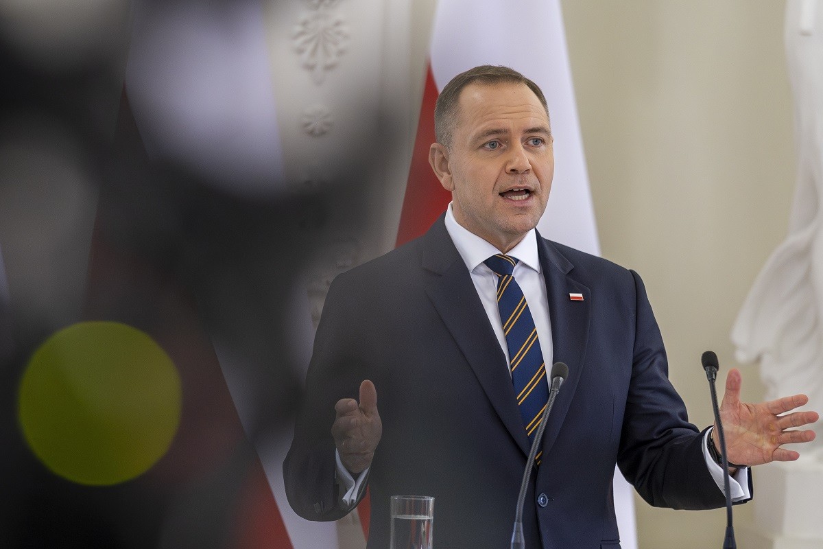 Navrocki ponovo odobrio zakon koji ograničava pomoć Ukrajincima