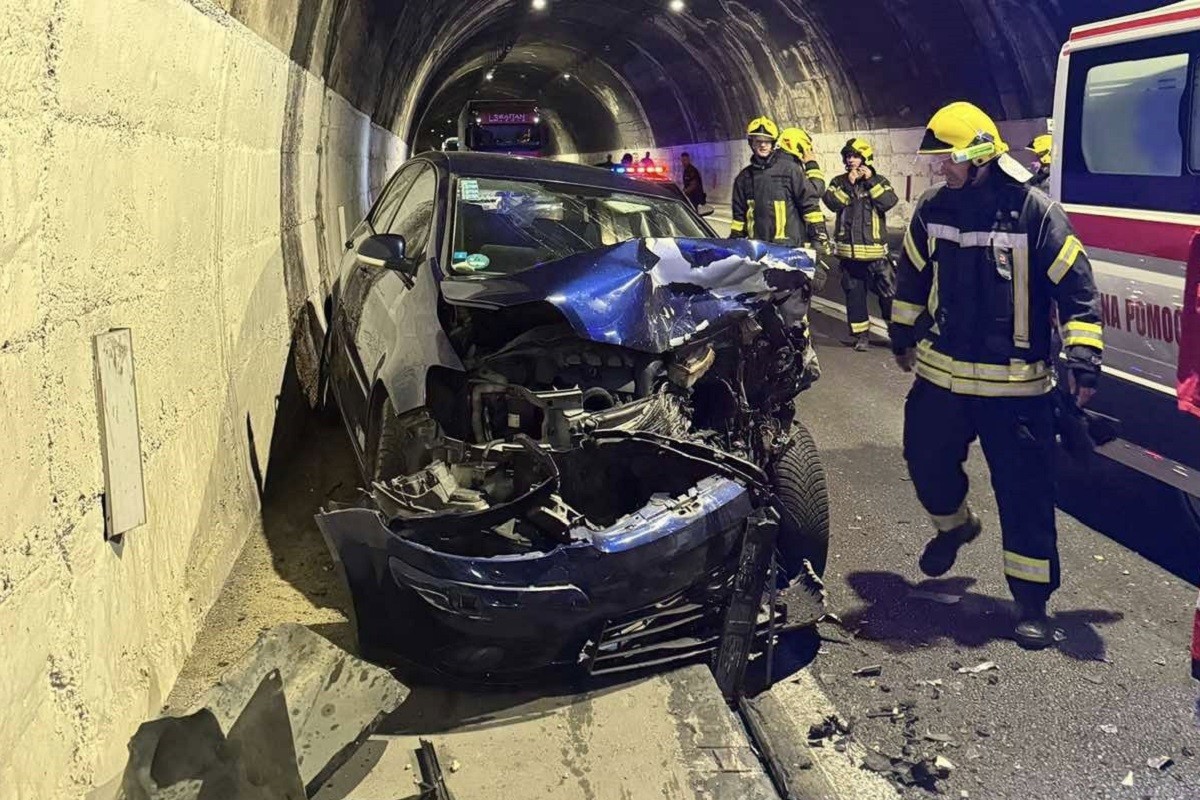 Žestok sudar u tunelu Salakovac, ima povrijeđenih (FOTO)