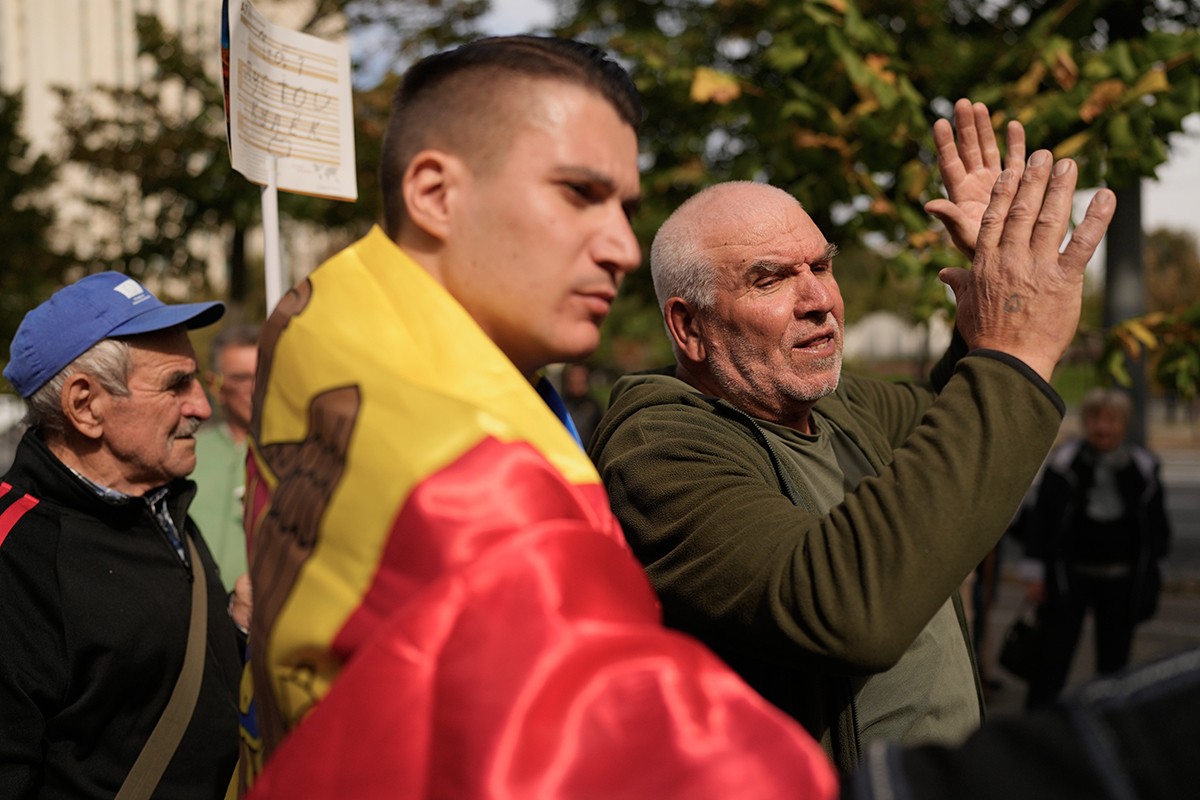 Moldavija okrenula leđa Moskvi, Kremlj tvrdi da su izbori namješteni