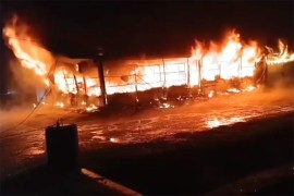 Veliki požar na pijaci "Arizona", vatrogasci se bore s vatrom (VIDEO)