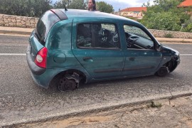 Nevjerovatna scena u Hrvatskoj: Vozila bez guma sa otvorenim gepekom ...