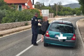 Žena koja je vozila auto bez guma ide u zatvor: Neispravnost vozila ...