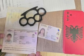 Policija u Srbiji zadržala državljane BiH: Imali bokser i masku sa ...