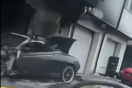 Drama u Sarajevu: Izgorjela tri vozila i garaža (VIDEO)