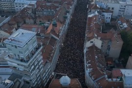 Ispred Vječne vatre više od 20.000 ljudi: "Sarajevo ljubavi moja" u čast Halida Bešlića (VIDEO)