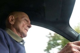 Milan u 76. godini upisao auto-školu i postao vozač (VIDEO)