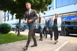 Stanivuković sa timom stigao u SDS: Hoće li PDP podržati Branka ...