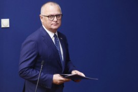 Vesić otpušten iz bolnice, prebačen u kućni pritvor