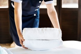 Da li je posao Vlade RS da zateže posteljinu u hotelskim sobama?