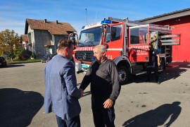 Salcburg donirao Ugljeviku moderno vatrogasno vozilo