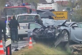Težak udes u Izačiću: Saobraćaj prema graničnom prelazu potpuno ...