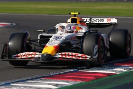 Pretrčavali stazu: Vozač Formule 1 umalo udario redare