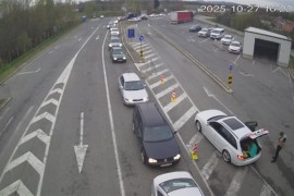 U Gradišci i Gradini duge kolone na izlazu iz BiH