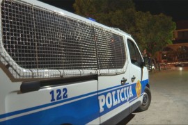 Hapšenje u Podgorici: Maloljetnici na protest krenuli sa fantomkama ...