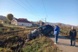 Željeznice RS: Automobil podletio pod lokomotivu (FOTO)