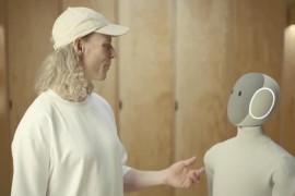 Predstavljen kućni robot koji pere suđe i priča viceve (VIDEO)