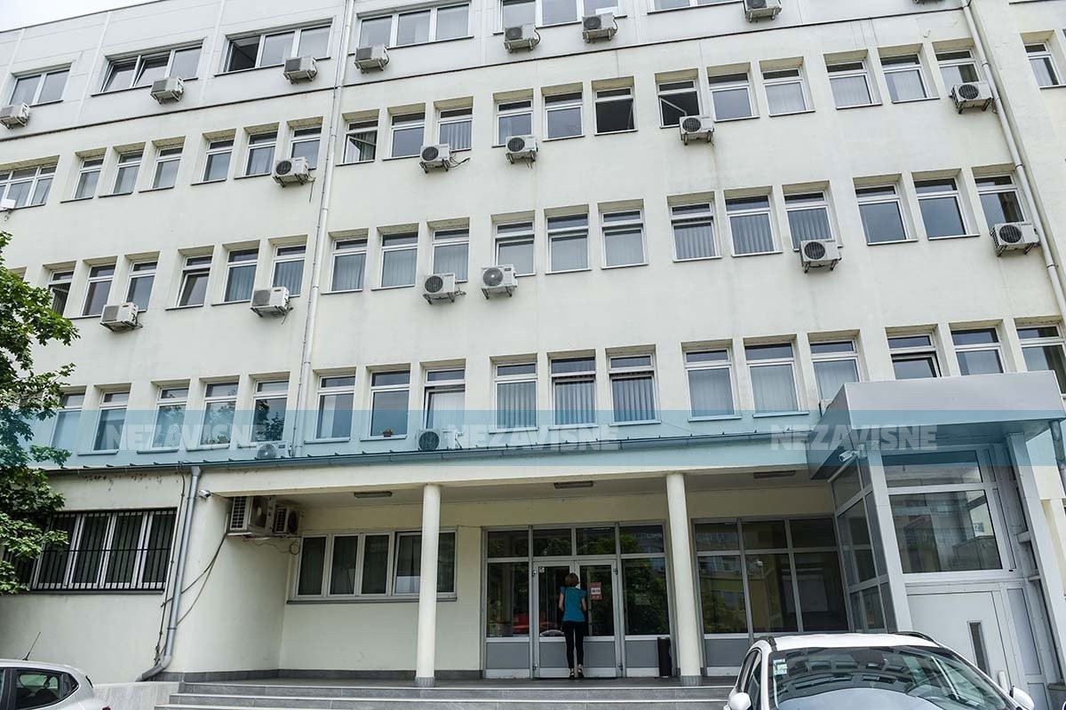 Trojac optužen za brutalno razbojništvo u Gradišci