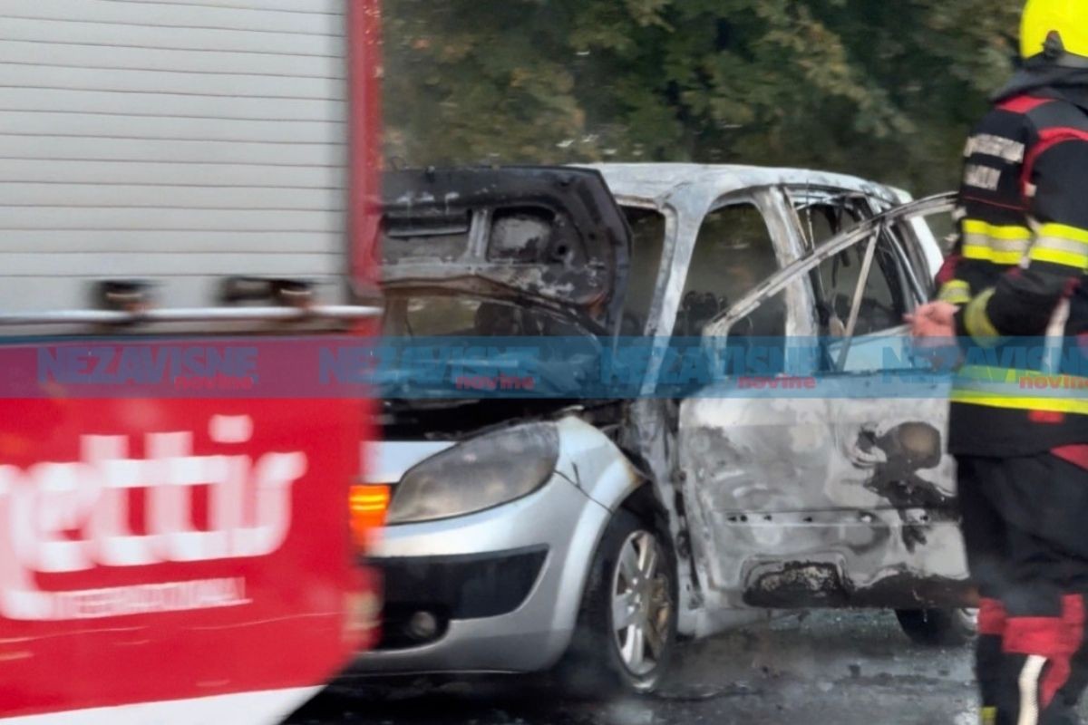 U Banjaluci jutros u potpunosti izgorio automobil (VIDEO)