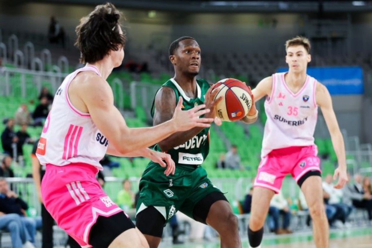 Olimpija na plus 100 protiv Mege