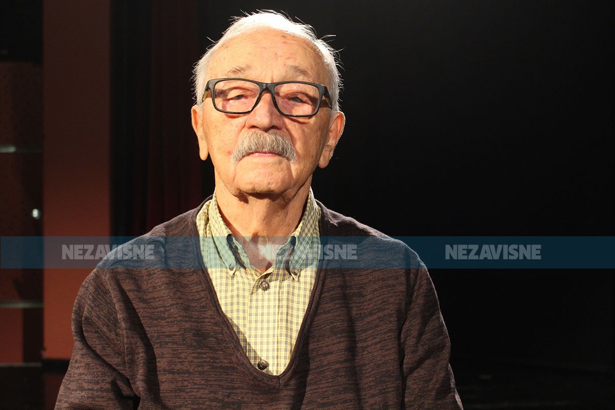 Jovo Obradović (93), najstariji učitelj u Lijevču, sa đacima gradio puteve