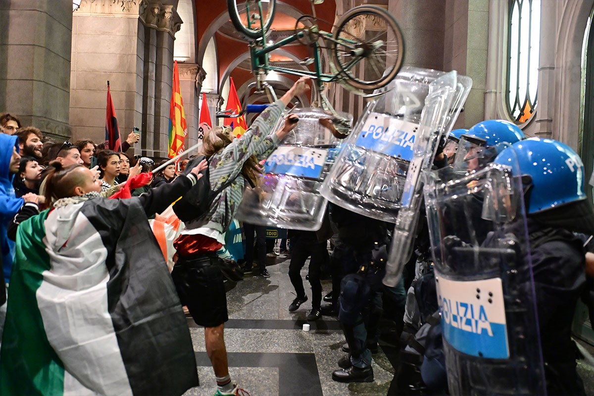Salvini: Demonstranti šutirali i pljuvali ministre