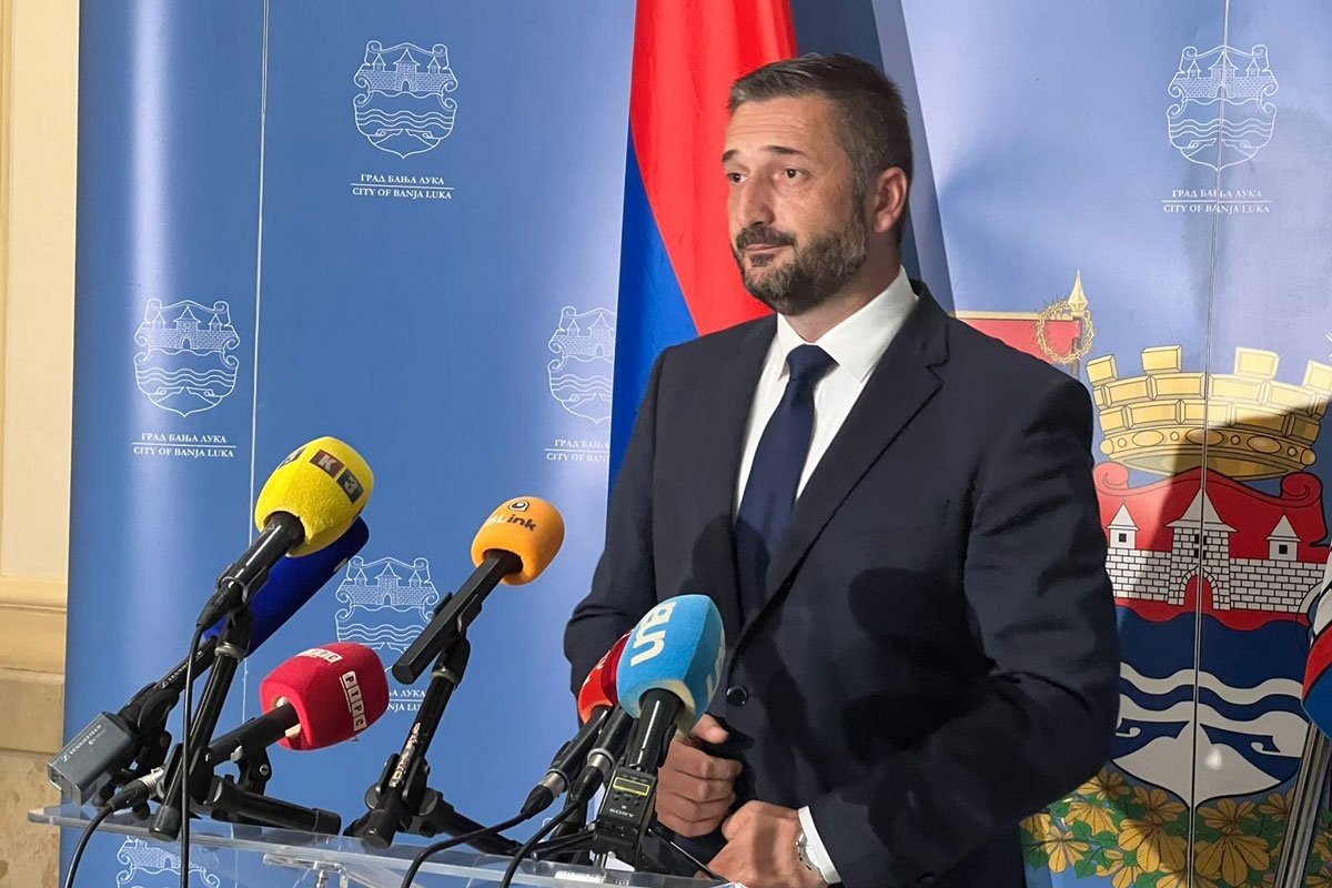 Ninković: Bazen mora biti otvoren za građane