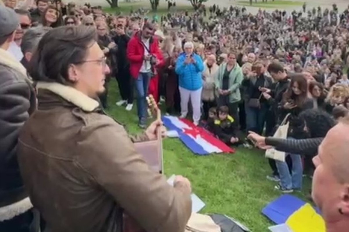 Halid Bešlić još jednom zbližio ljude: U Minhenu oproštaj uz zastavu Jugoslavije (FOTO, VIDEO)