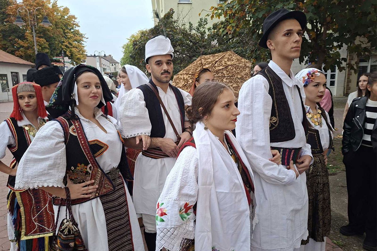 Revijom srpskih narodnih nošnji KUD "Šamac" proslavlja 25 godina postojanja
