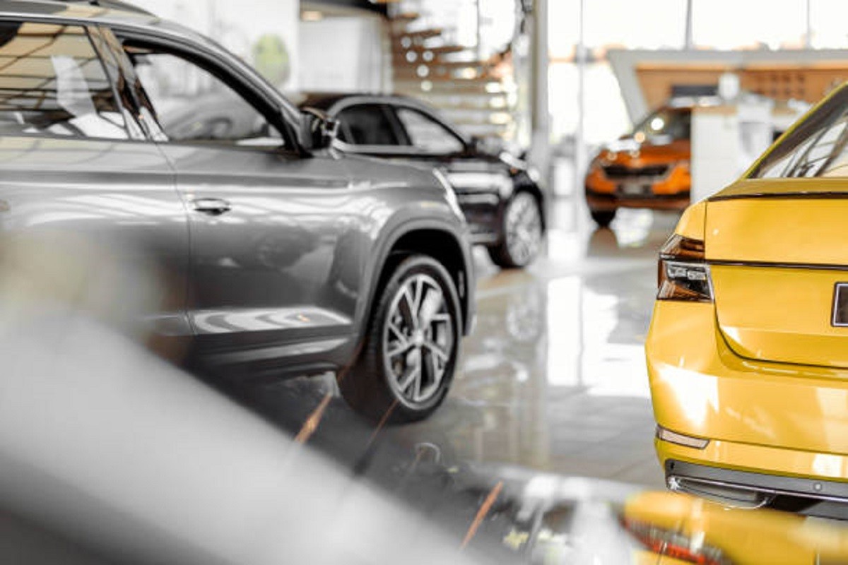 Auto-saloni izumiru, ali istraživanje pokazuje da je to velika greška