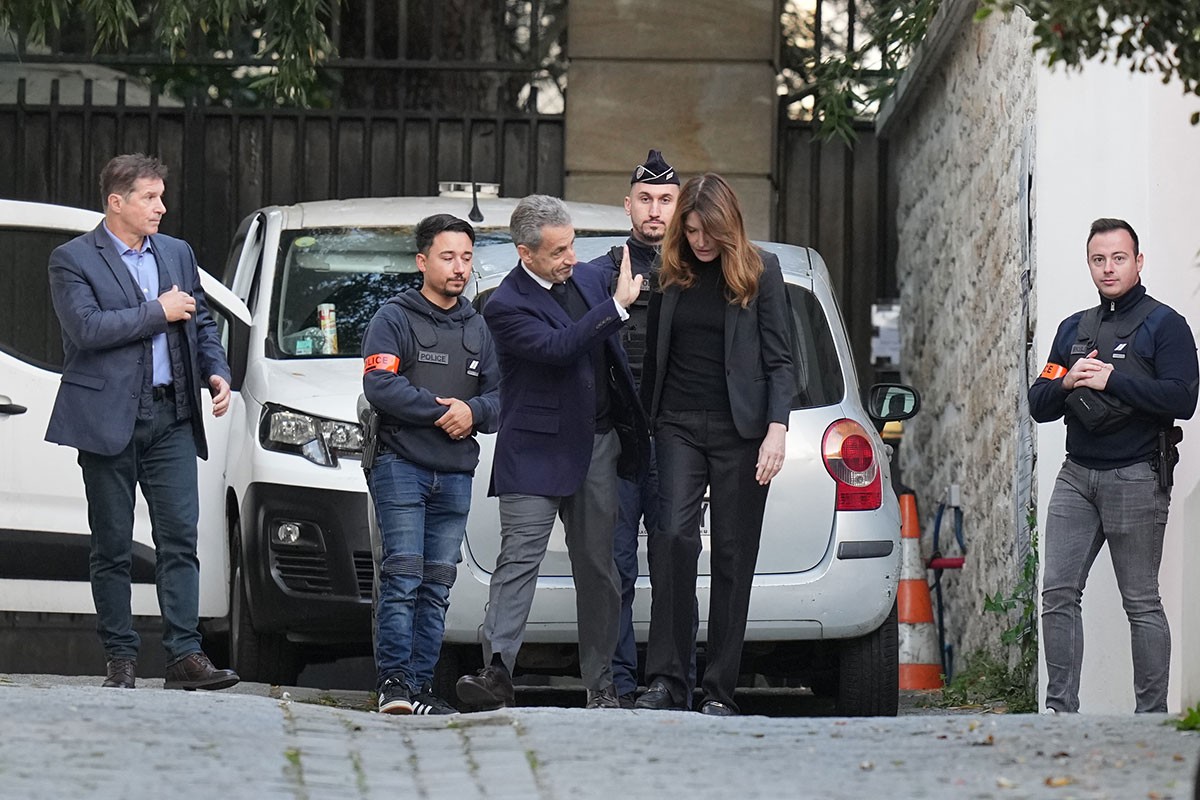Nikola Sarkozi ispraćen na robiju uz Marseljezu (FOTO, VIDEO)
