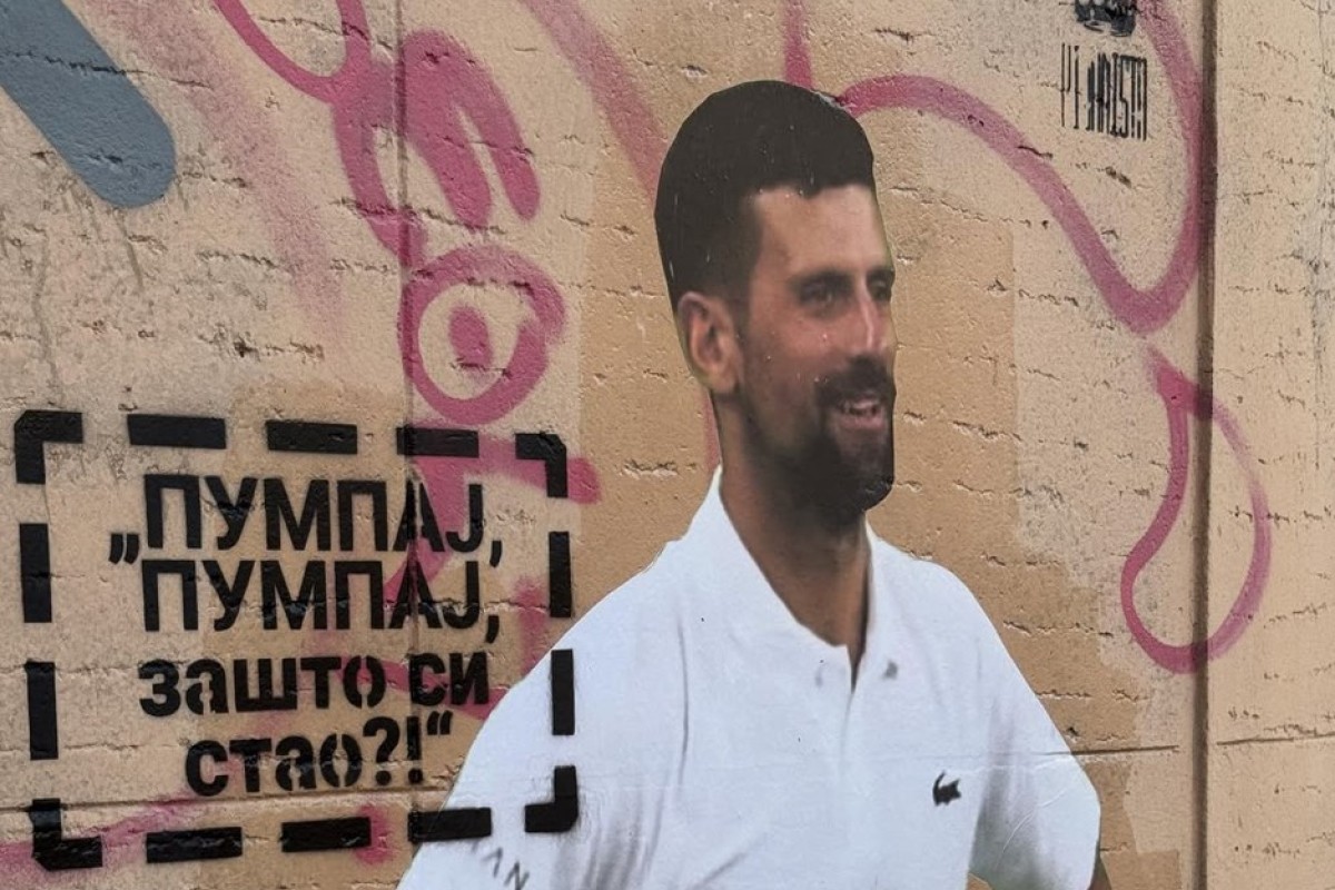 Crnom farbom na mural Novaka Đokovića u Beogradu