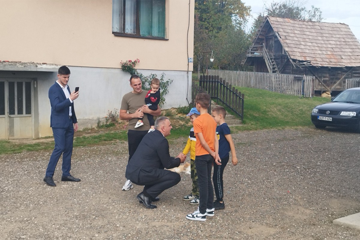 Minić posjetio porodicu Prodić